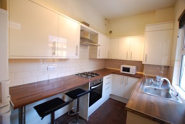 4 bed house, Club Garden Road, Highfield, Sheffield, S118BW - Image 1