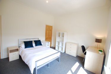 4 bed house, Club Garden Road, Highfield, Sheffield, S118BW - Image 4