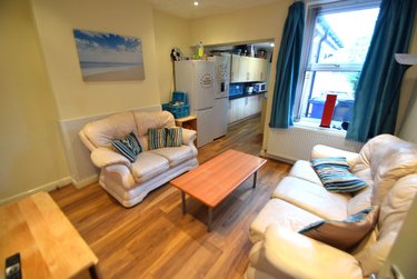 5 bed house, Shoreham Street, Heeley, Sheffield, S14ST - Image 1