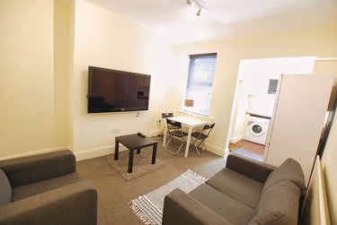 3 bed house, Mount Street, Highfield, Sheffield, S118DJ - Image 2