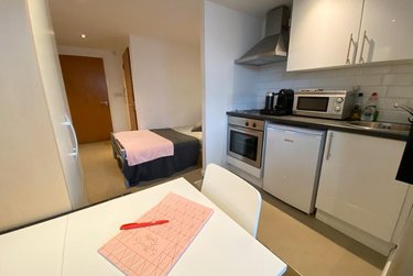 1 bed studio, Filey Lane, Broomhall, Sheffield, S37BR - Image 2