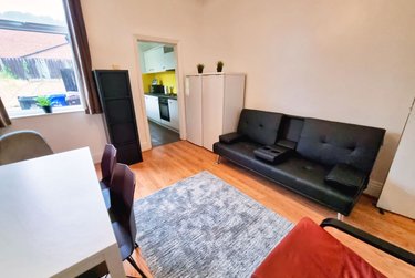 3 bed house, City Road, Heeley, Sheffield, S25HE - Image 2