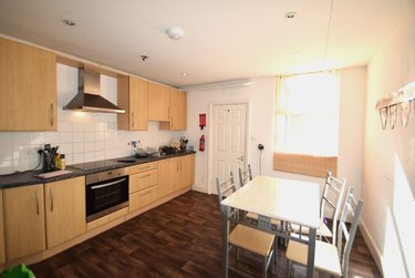 4 bed house, Stalker Lees Road, Sharrow, Sheffield, S118NR - Image 1