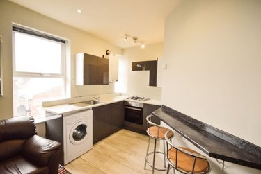 2 bed flat, 22A Rosedale Road, Sharrowvale, Sheffield, S118NW - Image 2