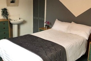 5 bed house, Leamington Street, Crookesmoor, Sheffield, S101LU - Image 1