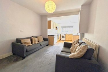 3 bed house, Bruce Road, Sharrowvale, Sheffield, S118QD - Image 2