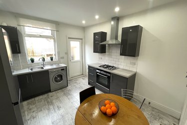 4 bed house, Harefield Road, Sharrow, Sheffield, S118NU - Image 2