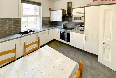 4 bed flat, 3a Westbourne Road, Endcliffe, Sheffield, S102QQ - Image 2