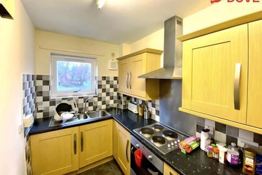 2 bed flat, Broomspring Close, Devonshire Green, Sheffield, S37XA - Image 4