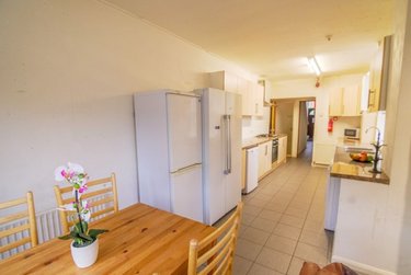 5 bed house, 81b Holberry Gardens, Broomhall, Sheffield, S102FR - Image 1