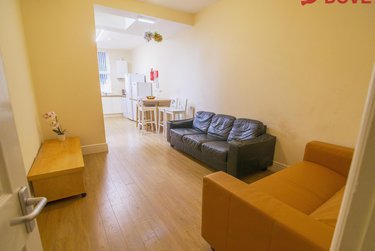 6 bed house, Cemetery Road, Sharrow, Sheffield, S118FQ - Image 4