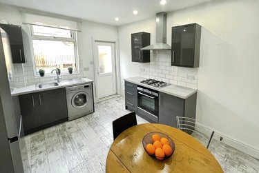 4 bed house, Harefield Road, Sharrow, Sheffield, S118NU - Image 2