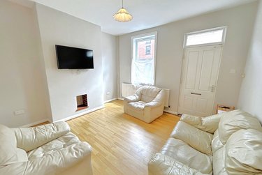 4 bed house, Victoria Street, Devonshire Green, Sheffield, S37QL - Image 1
