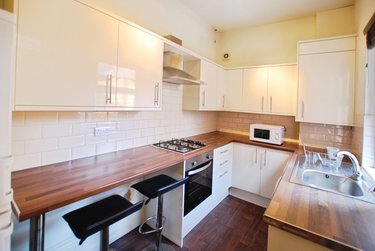 4 bed house, Club Garden Road, Highfield, Sheffield, S118BW - Image 2