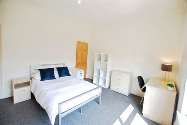 4 bed house, Club Garden Road, Highfield, Sheffield, S118BW - Image 1