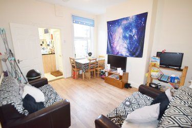 4 bed house, Harefield Road, Sharrow, Sheffield, S118NU - Image 1