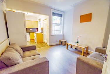 4 bed house, Westbrook Bank, Sharrowvale, Sheffield, S118YJ - Image 2