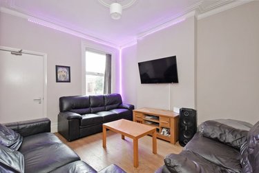 6 bed house, Walton Road, Sharrowvale, Sheffield, S118RE - Image 1