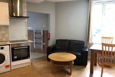 2 bed flat, Lancing Road, Heeley, Sheffield, S24ET - Image 1