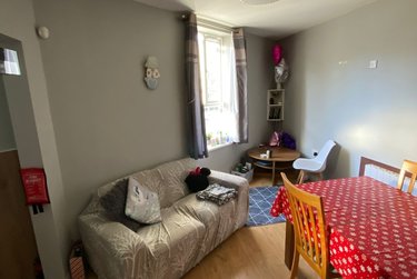 2 bed flat, Lancing Road, Heeley, Sheffield, S24ET - Image 2