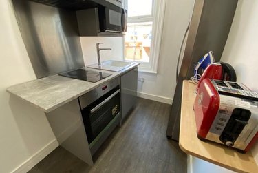 2 bed flat, Flat 2 313a Ecclesall Road, Sharrow, Sheffield, S118NX - Image 4