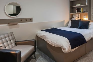 Studio - Bronze - Image 3