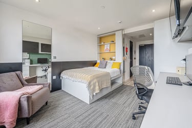 Studio - Silver - Image 5