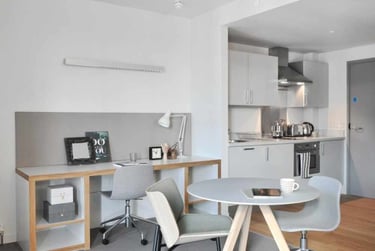 Large Studio at Host Kings Cross, 25-27 Canal Reach, King's Cross, London, N1C4DD - Image 4