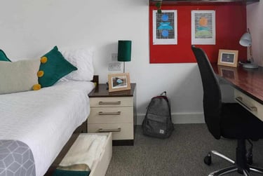 Premium En-suite - Image 2