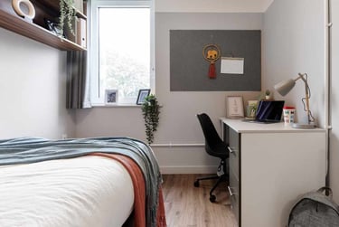 Silver En-suite - Image 2