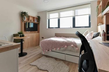 Gold Studio - Image 1