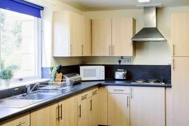 Classic En-Suite at Queen's Hospital Close, Bath Row, Edgbaston, Birmingham, B151NH - Image 1