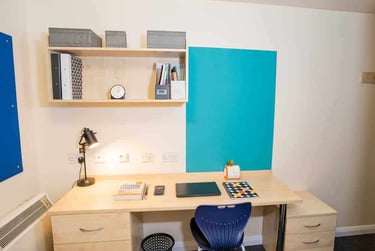 Classic En-Suite at Queen's Hospital Close, Bath Row, Edgbaston, Birmingham, B151NH - Image 3