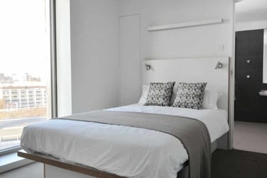 One Bed Apartment - Image 1