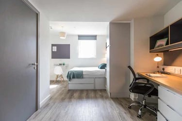 Gold Studio at The Cam Foundry, 315 Mill Road, City Centre, Cambridge, CB13DL - Image 1