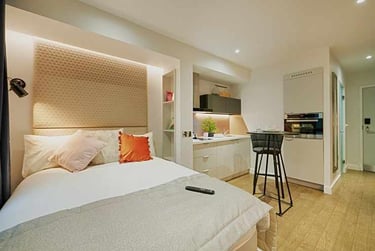 Platinum Studio at Glasgow West End, Kelvinhaugh Street, City Centre, Glasgow, G38PX - Image 1