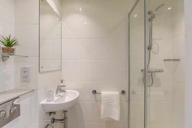 Gold Studio Accessible at Stoneworks, 1A Gladstone Place, City Centre, Brighton, BN23DL - Image 6