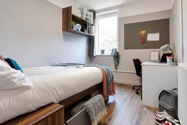 Gold En-suite - Image 3