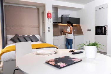 Diamond Studio at Glasgow West End, Kelvinhaugh Street, City Centre, Glasgow, G38PX - Image 1