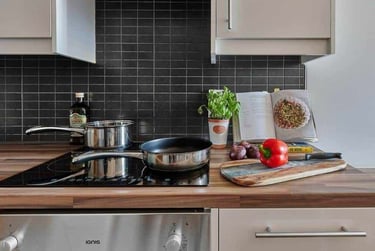 Classic En-suite In A 6-bed Flat - Image 3