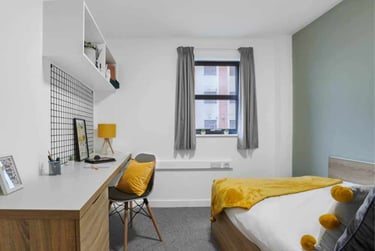 Classic En-Suite - Image 3