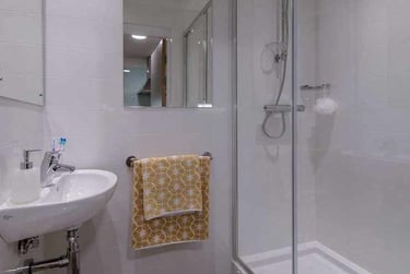 Platinum Plus Studio at The Combworks, 455 George Street, City Centre, Aberdeen, AB253YB - Image 3