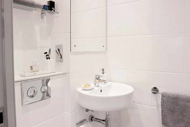 Silver Studio Premium (Balcony) at Lace Market Studios, 7 Belward Street, City Centre, Nottingham, NG11LB - Image 3