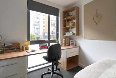 Gold En-suite - Image 3