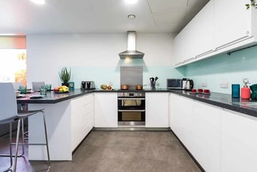 Platinum Ensuite at Arbury Court, 173 Kingston Road, New Malden, Kingston, KT33SS - Image 6