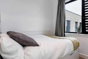 Bronze En-suite at 27 Magdalen Street, 27 Magdalen Street, New Town, Colchester, CO12ZT - Image 3