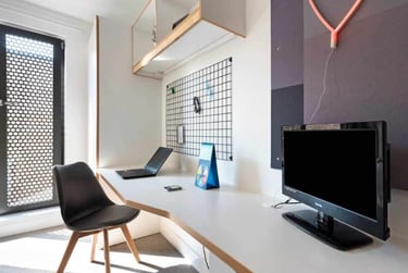 Silver En-suite at 27 Magdalen Street, 27 Magdalen Street, New Town, Colchester, CO12ZT - Image 4