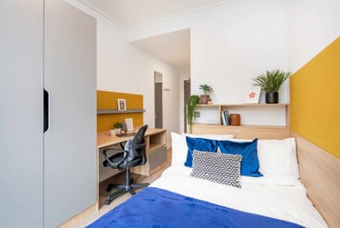 Ensuite Gold at Hillfort House, Moulsecoomb Way, Lewes Road, Brighton, BN24PB - Image 1