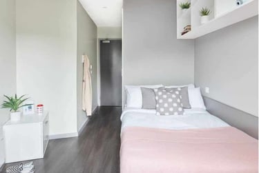 Premium En-suite - Image 2