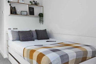 Gold En-suite at 41 Castle Street, 41 Castle Street, De Montfort University, Leicester, LE15AX - Image 1